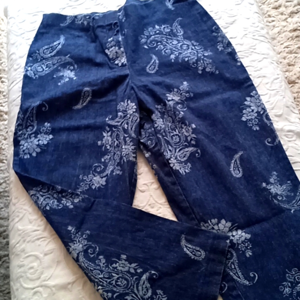 Ladies stretch crop jeans